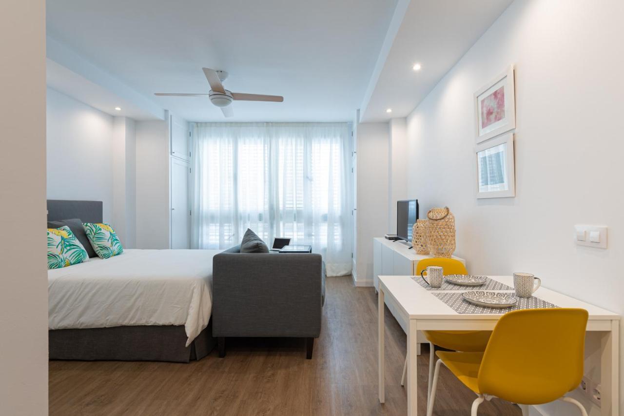 Homeforguest Moderno Estudio Junto A Las Canteras Las Palmas de Gran Canaria Exterior photo